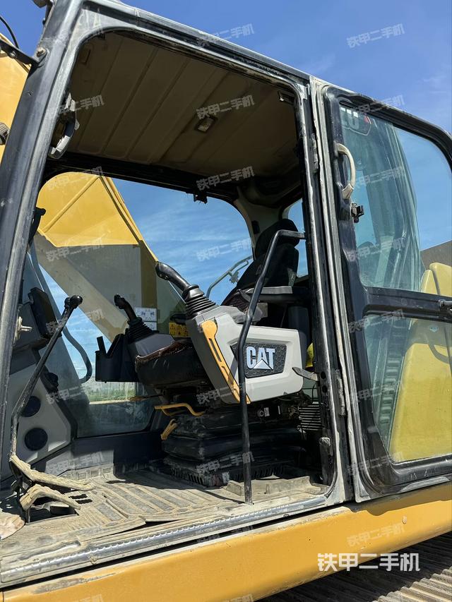 驾驶室整体（整机外观）