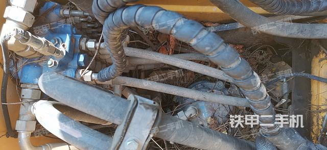 回转马达和主控阀（整机外观）