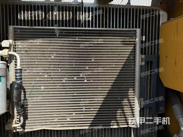 驾驶室顶部（整机外观）