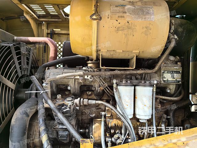 发动机左侧（整机外观及大件）