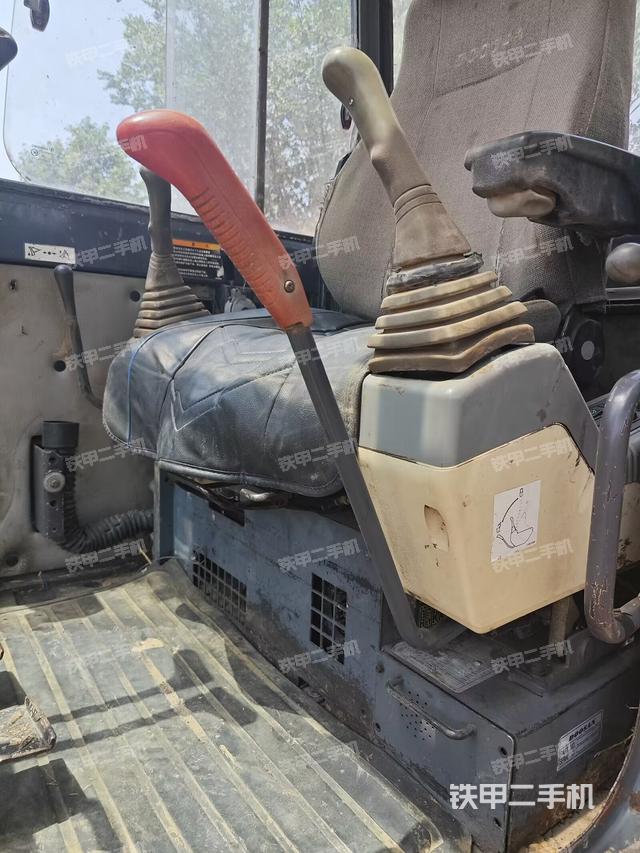 驾驶室整体（整机外观）