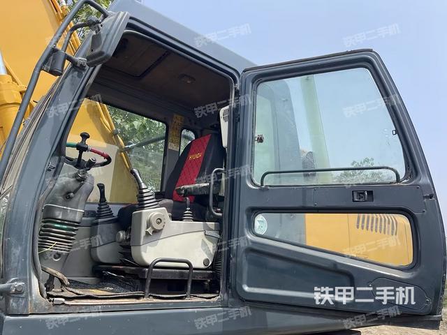 驾驶室整体（整机外观）