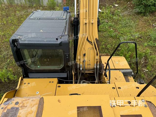 驾驶室顶部（整机外观）