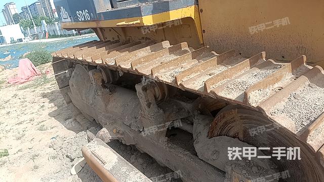 整机右侧（设备外观及核心部件）