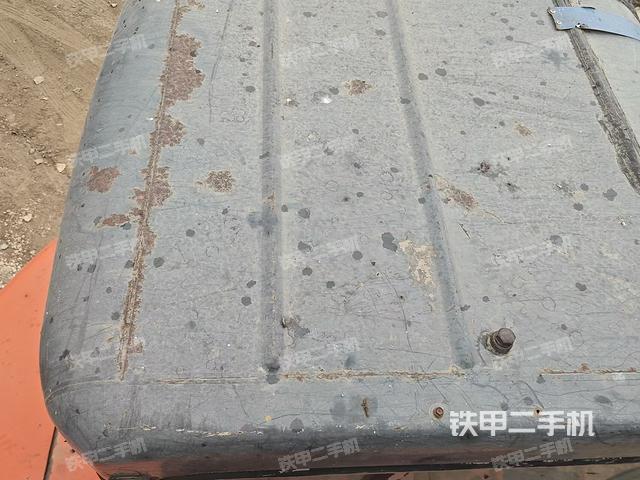 驾驶室顶部（整机外观）