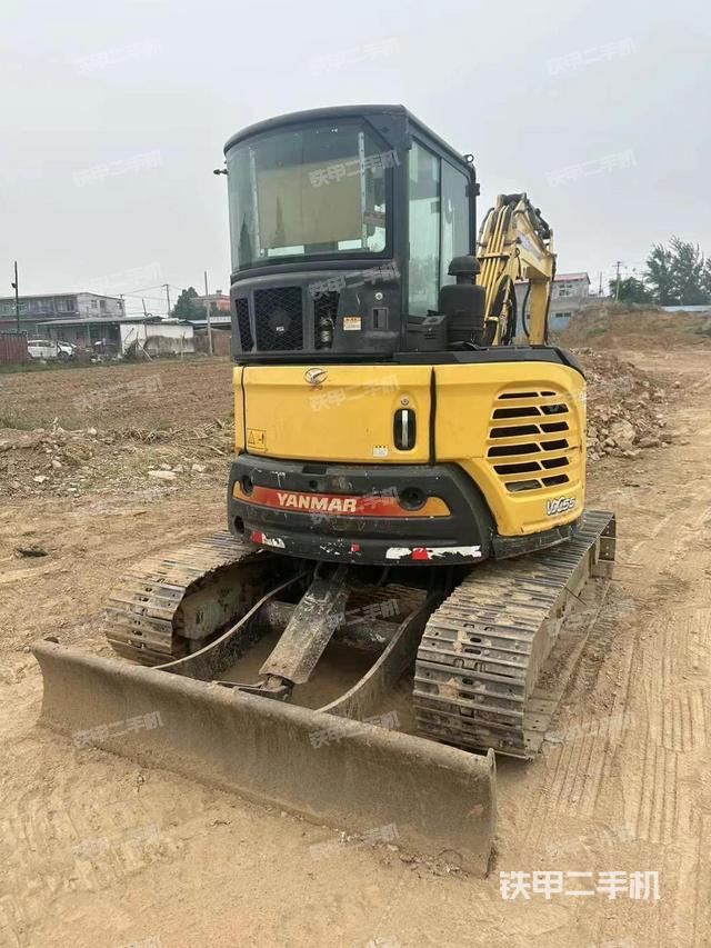 驾驶室顶部（整机外观）