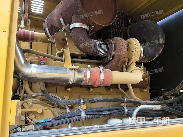 发动机右侧（整机外观及大件）