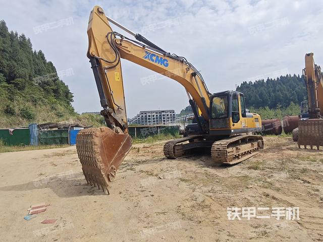 徐工XE270DK挖掘机
