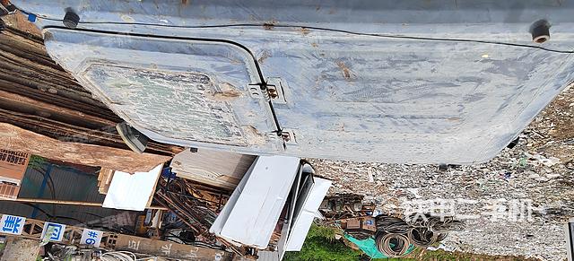 驾驶室顶部（整机外观）