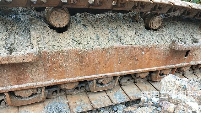 驾驶室顶部（整机外观）