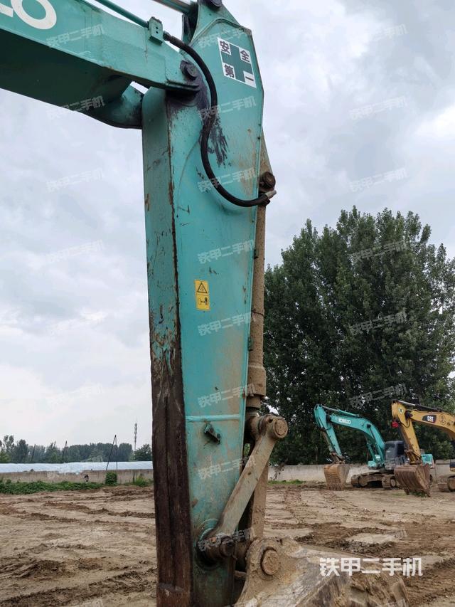 小臂整体左后（工作和回转装置）