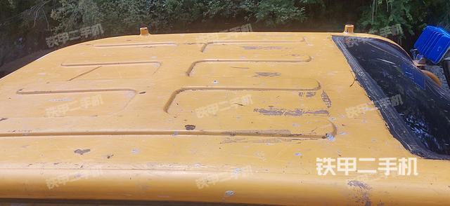 驾驶室顶部（整机外观）