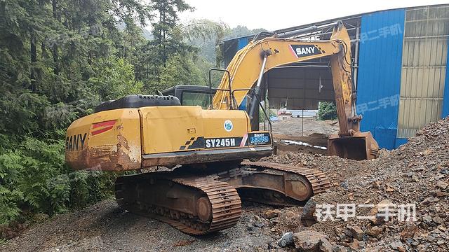 三一重工SY245H挖掘机