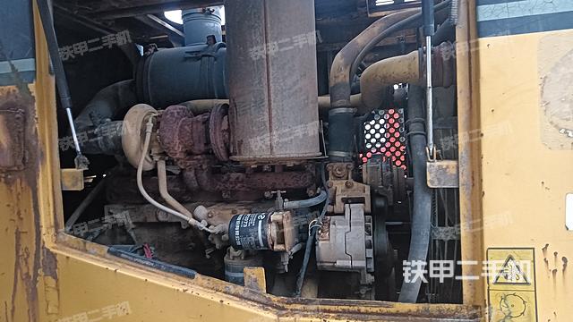 发动机左侧（整机外观及大件）