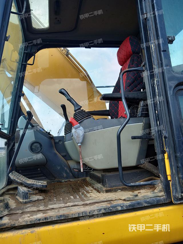 驾驶室整体（整机外观）