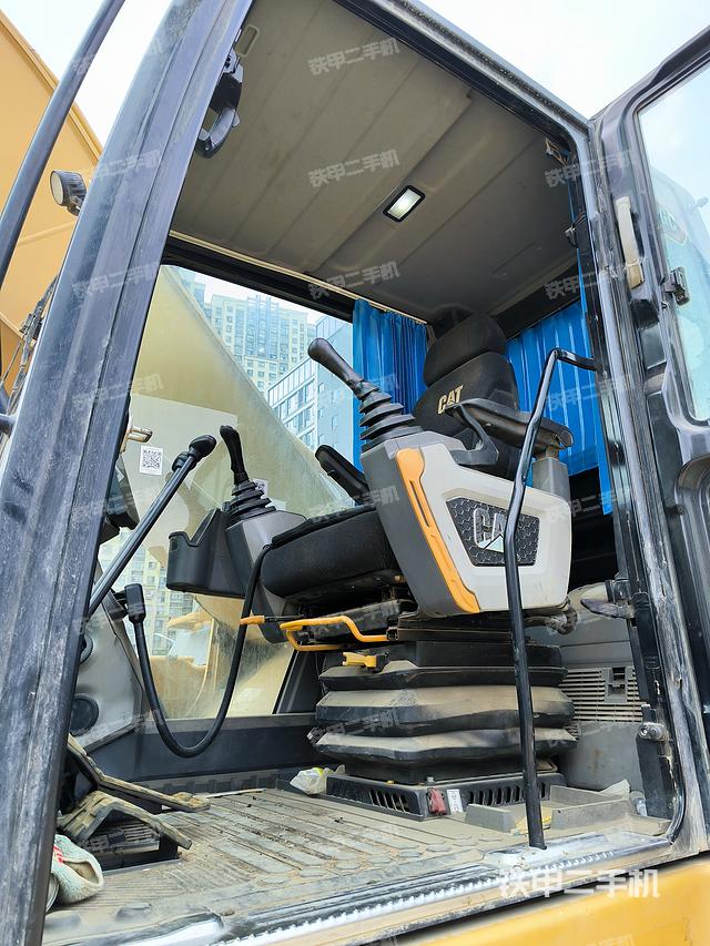 驾驶室整体（整机外观）