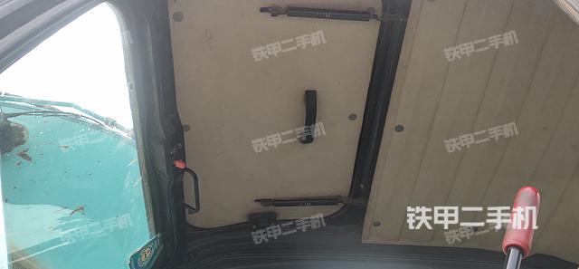 驾驶室顶部（整机外观）