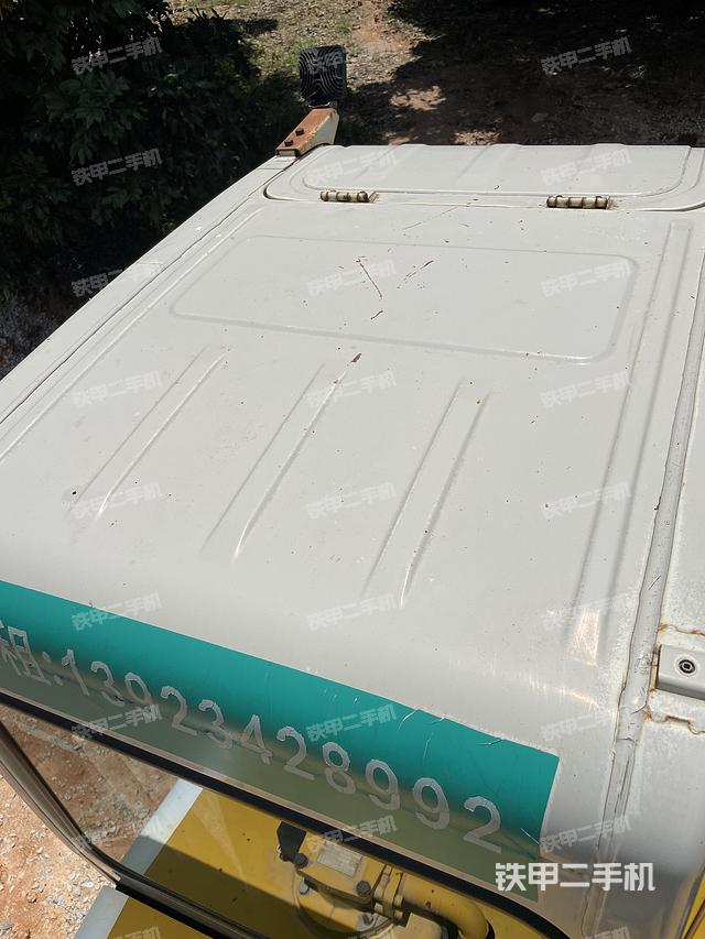 驾驶室顶部（整机外观）