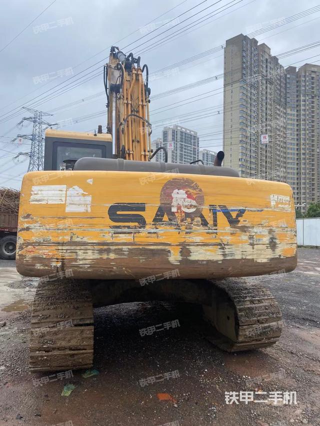 驾驶室顶部（整机外观）