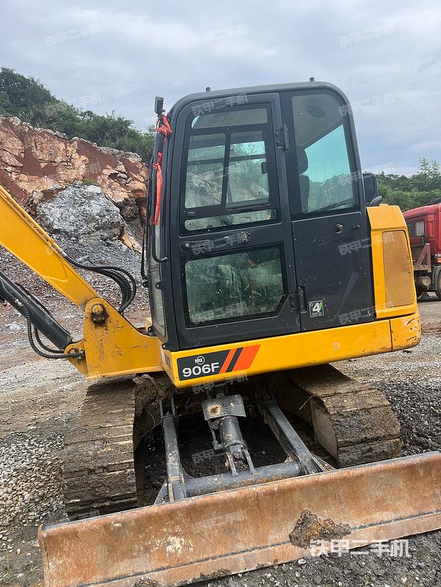 驾驶室整体（整机外观）