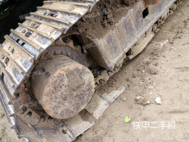 左驅(qū)動輪（行走機(jī)構(gòu)）