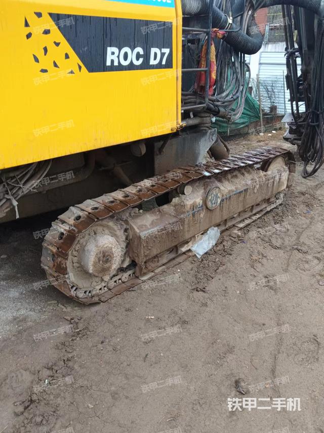 整机左侧（设备外观及核心部件）