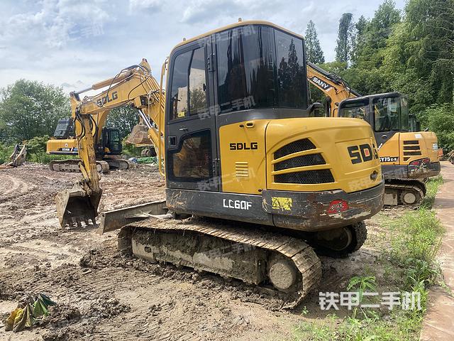 驾驶室整体（整机外观）