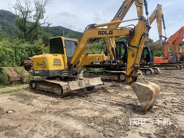 驾驶室顶部（整机外观）