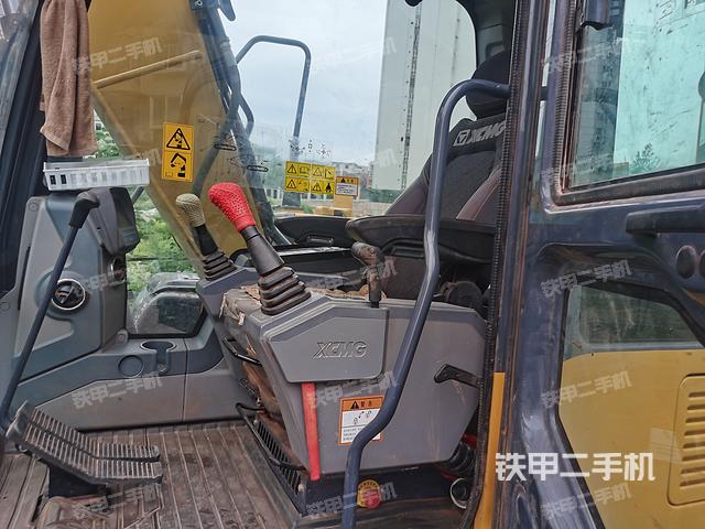 驾驶室整体（整机外观）