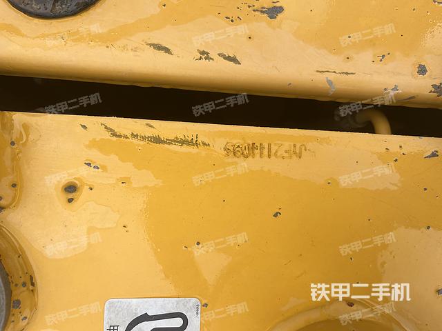 回转马达和主控阀（整机外观）