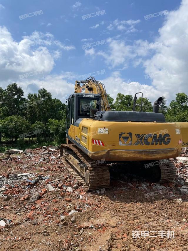 驾驶室顶部（整机外观）