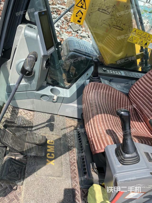 驾驶室整体（整机外观）