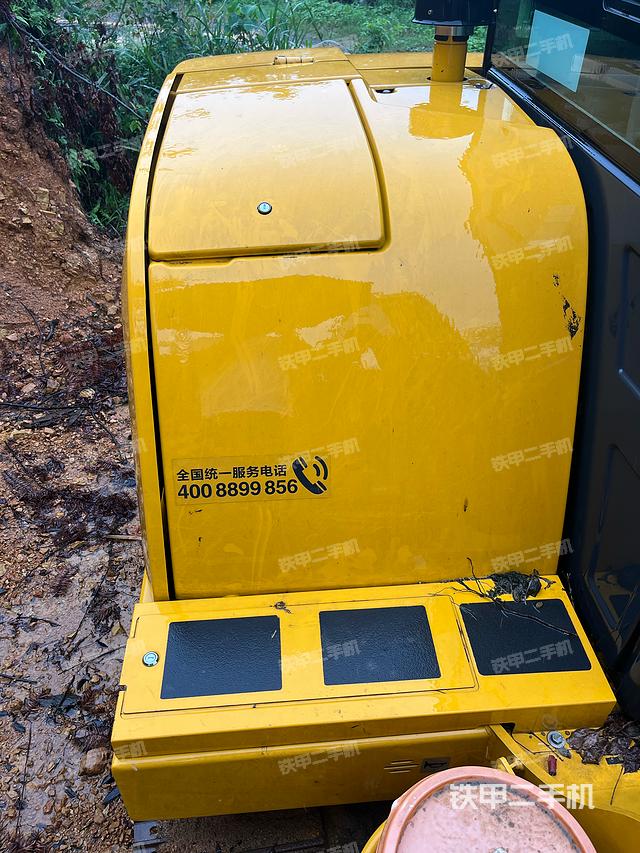 回转马达和主控阀（整机外观）