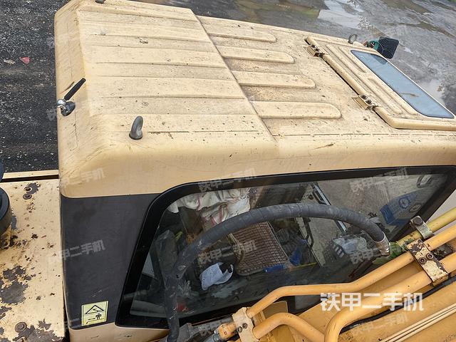 驾驶室顶部（整机外观）