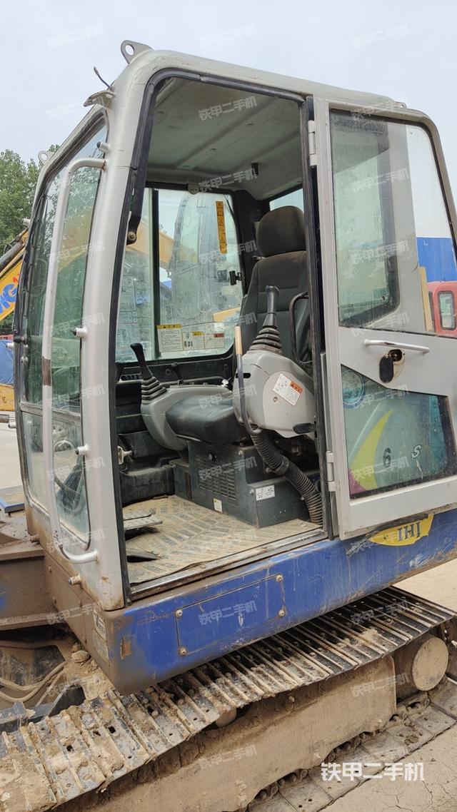 驾驶室整体（整机外观）