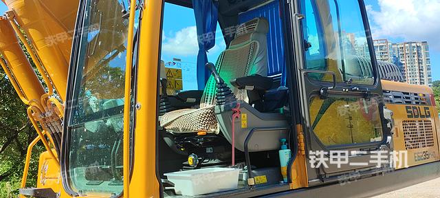 驾驶室整体（整机外观）