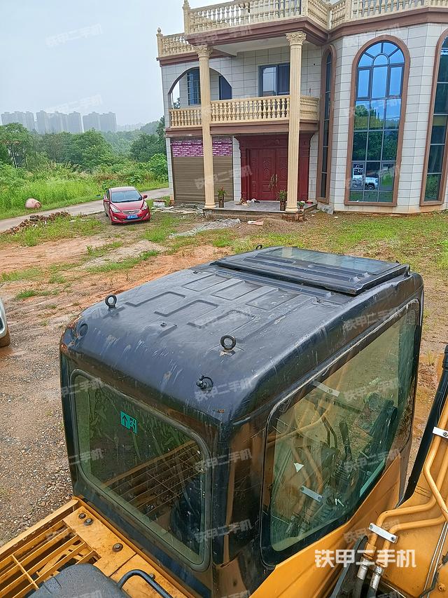 驾驶室顶部（整机外观）