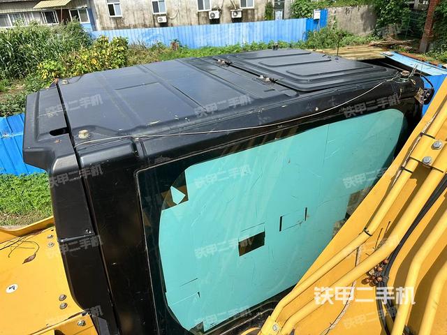 驾驶室顶部（整机外观）