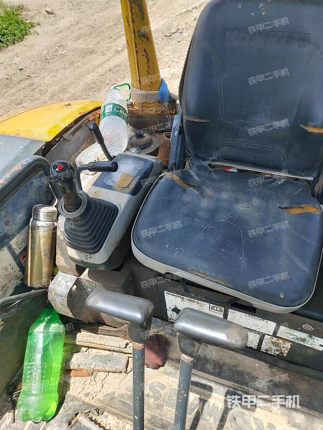 驾驶室顶部（整机外观）