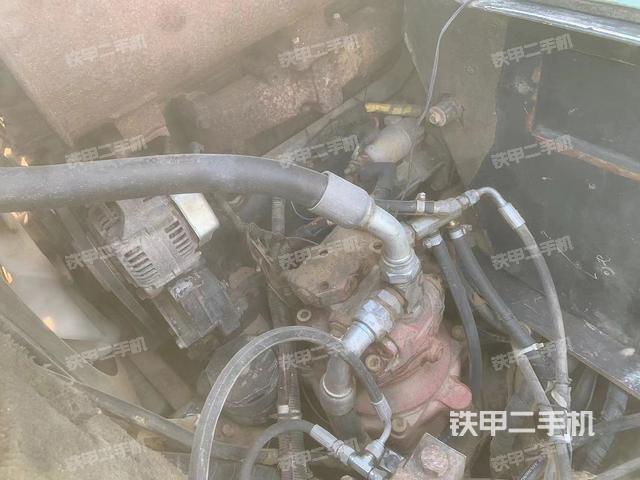 回转马达和主控阀（整机外观）