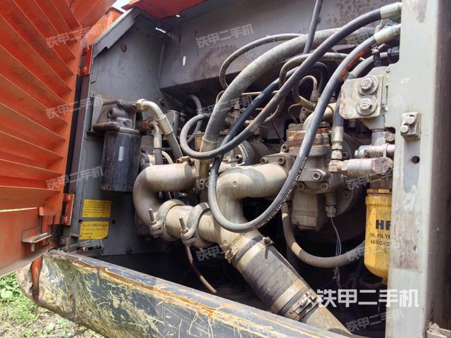 液壓泵斜45?左(大件艙室) 液壓泵斜45?左(大件艙室)