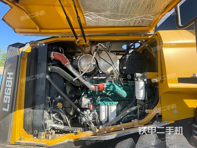 发动机右侧（整机外观及大件）