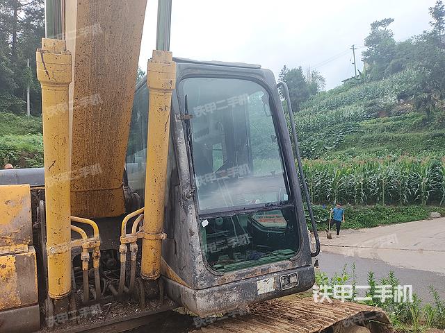 驾驶室整体（整机外观）