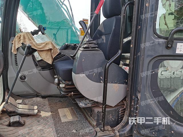 驾驶室整体（整机外观）