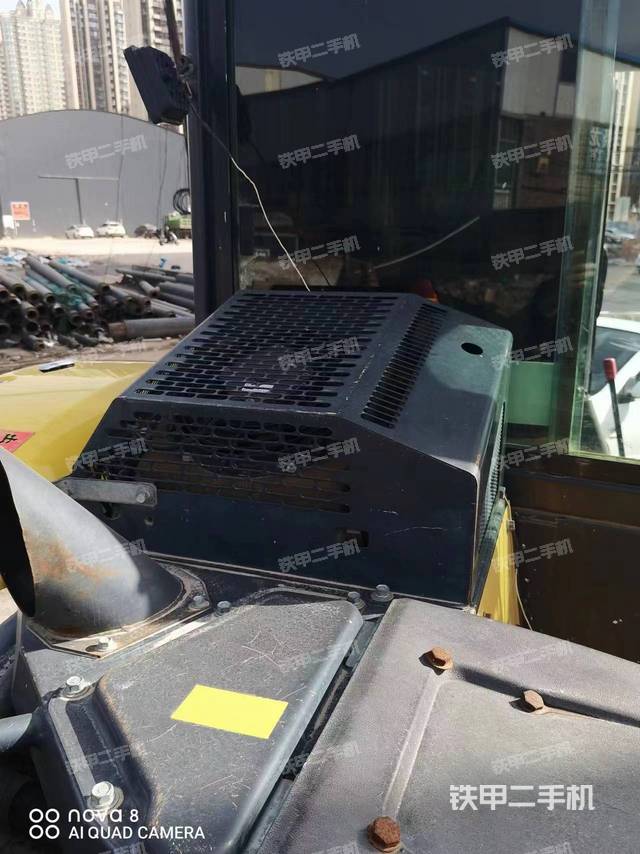 驾驶室顶部（整机外观）