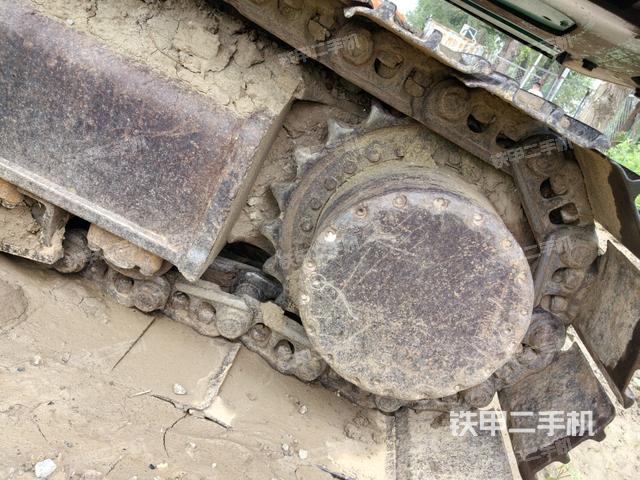 右驱动轮（行走机构）