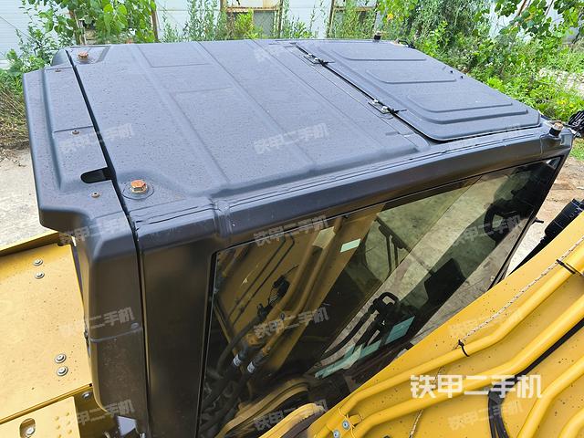 驾驶室顶部（整机外观）