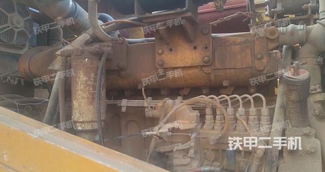 发动机右侧（整机外观及大件）