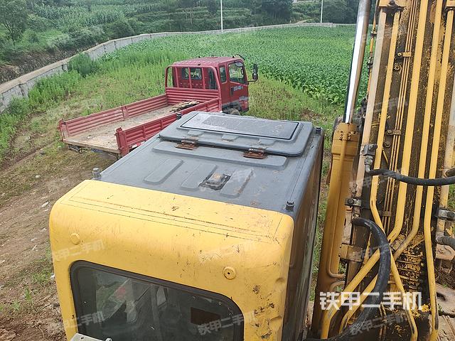 驾驶室顶部（整机外观）