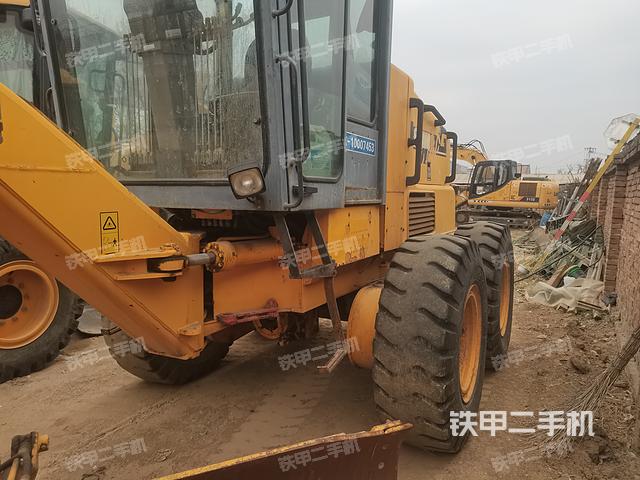 整机右侧（设备外观及核心部件）